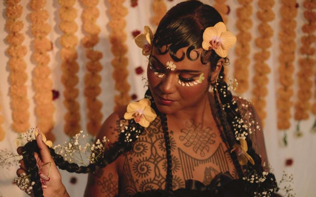 Premiere: Wild Gloriosa’s debut EP “Growing Pains” – for fans of Lianne La Havas & Kee’ahn