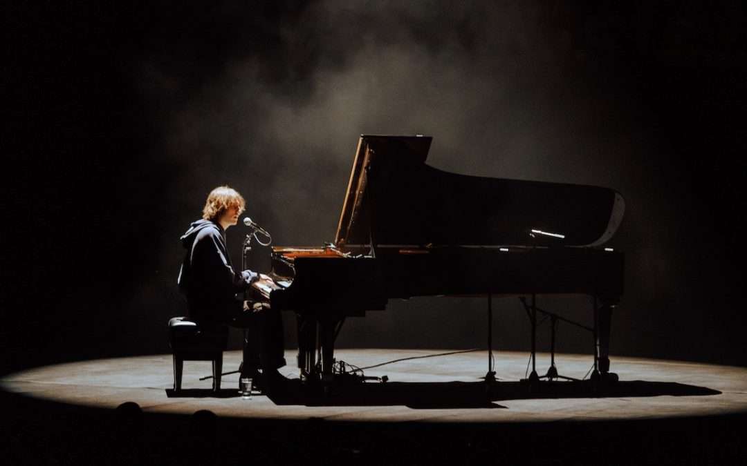 Cameron Winter review – strange, woozy tension and unbelievable simplicity at the Sydney Opera House